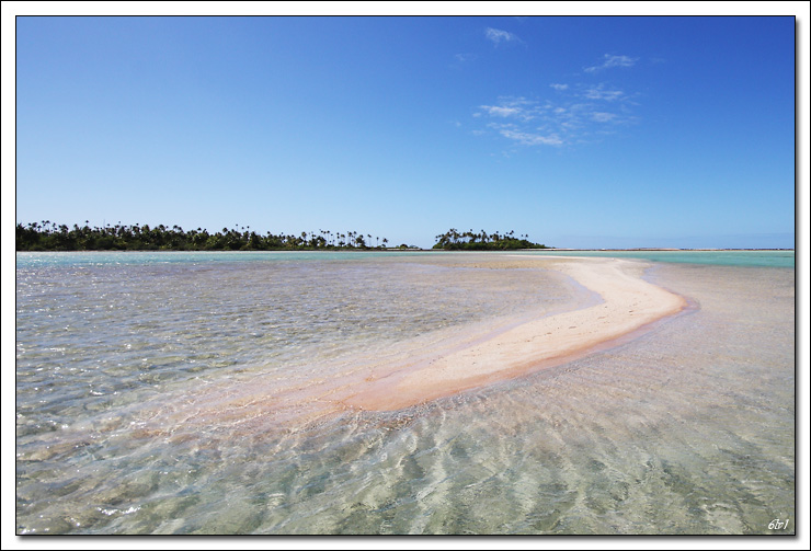 40D11717 cs cadre2.jpg - Fakarava - Plage de sables roses dans le sud